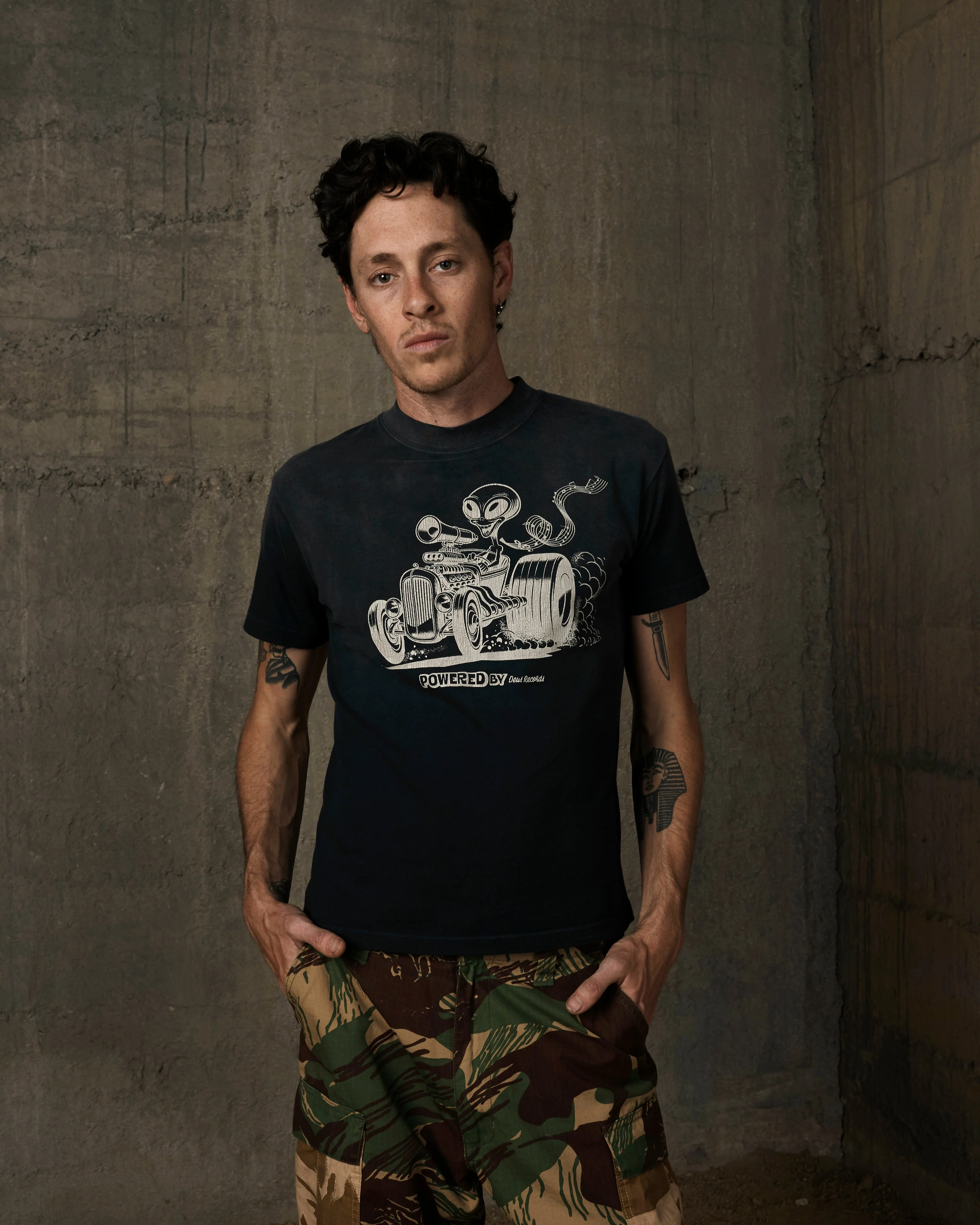 Celestial Rod Tee - Anthracite - Image 11