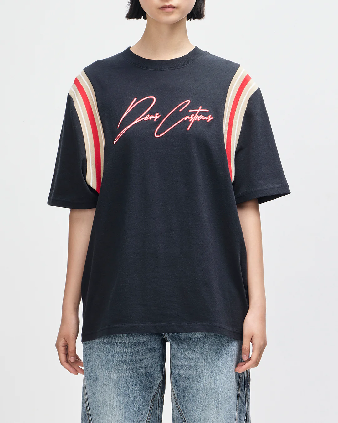 Debute Tee - Black